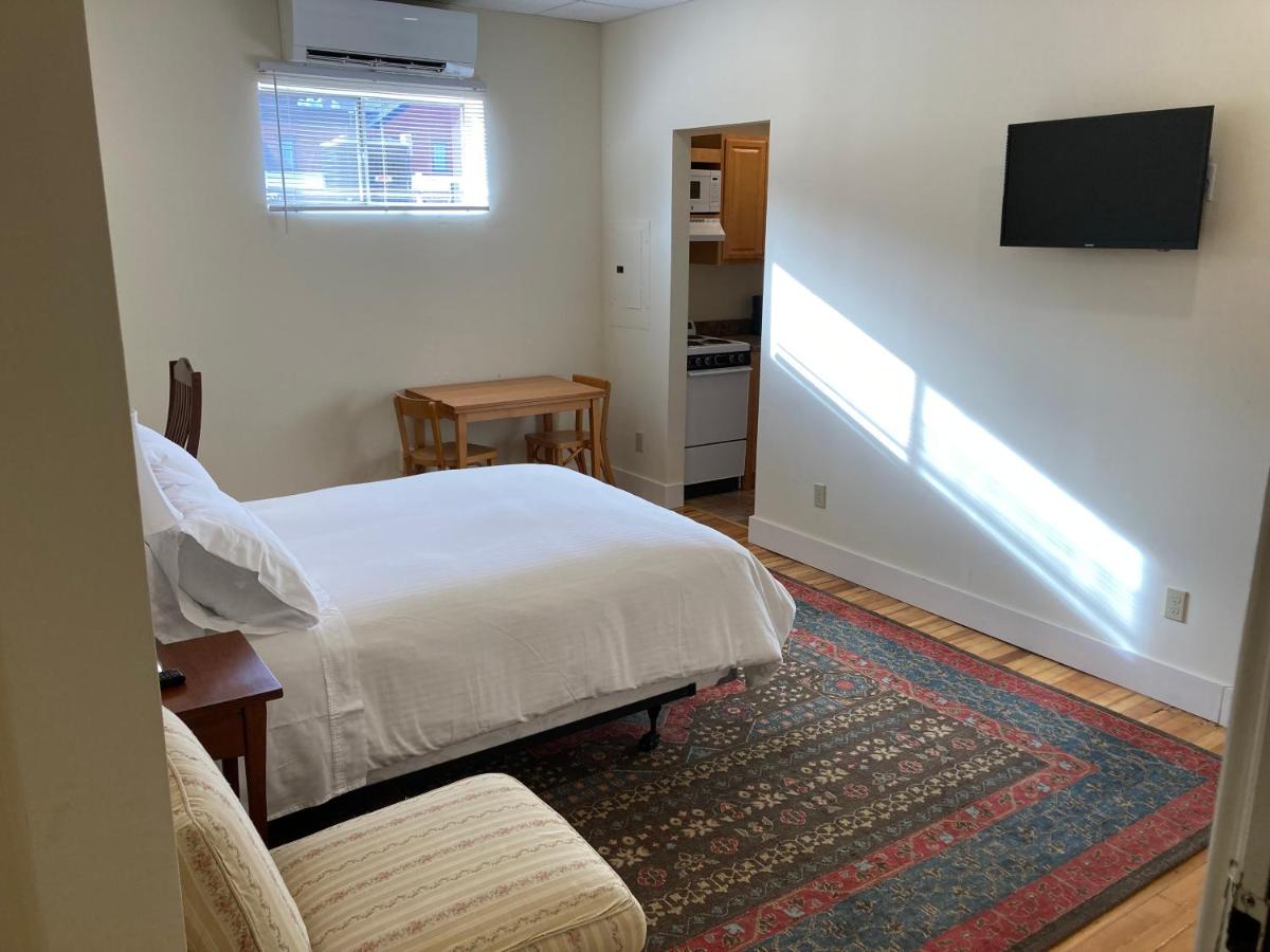 | Tawsty Flower - Haines Suites & Cottages
