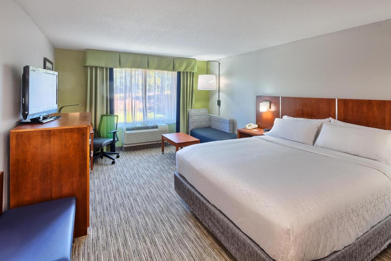  | Holiday Inn Express Hotel & Suites Raleigh-Wakefield