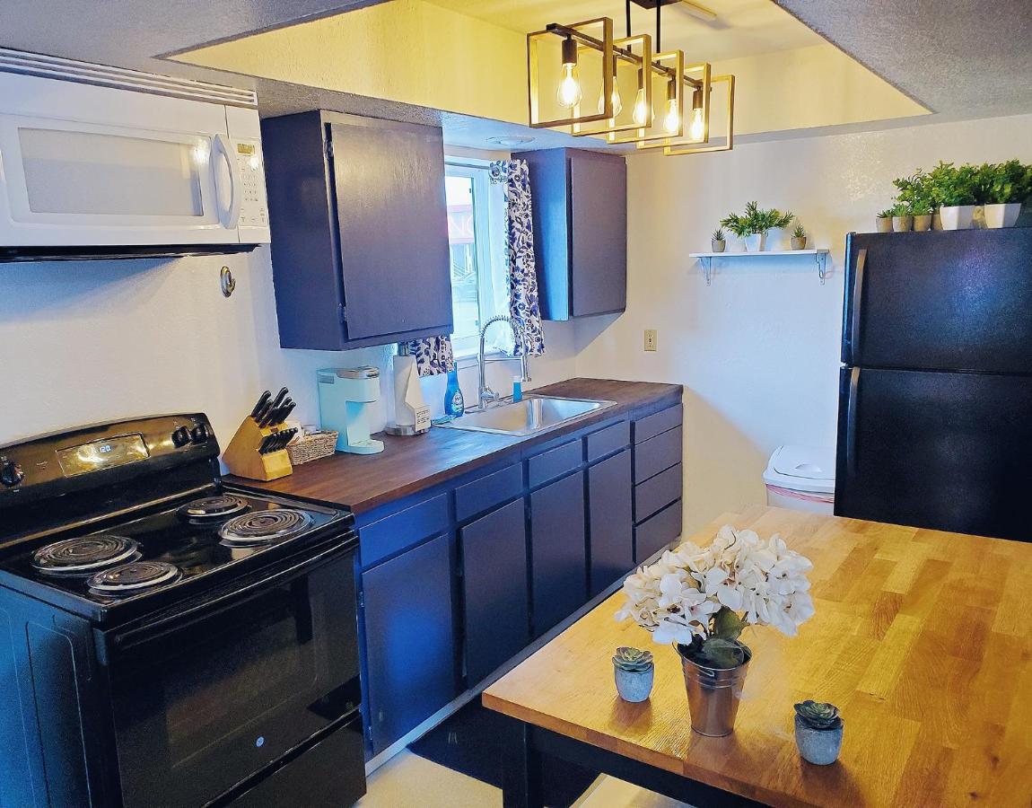 | Surf & Sand Inn