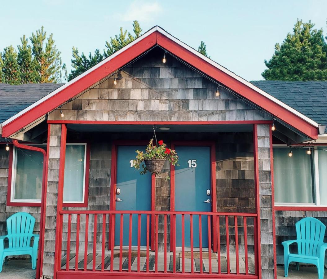 | Surf & Sand Inn