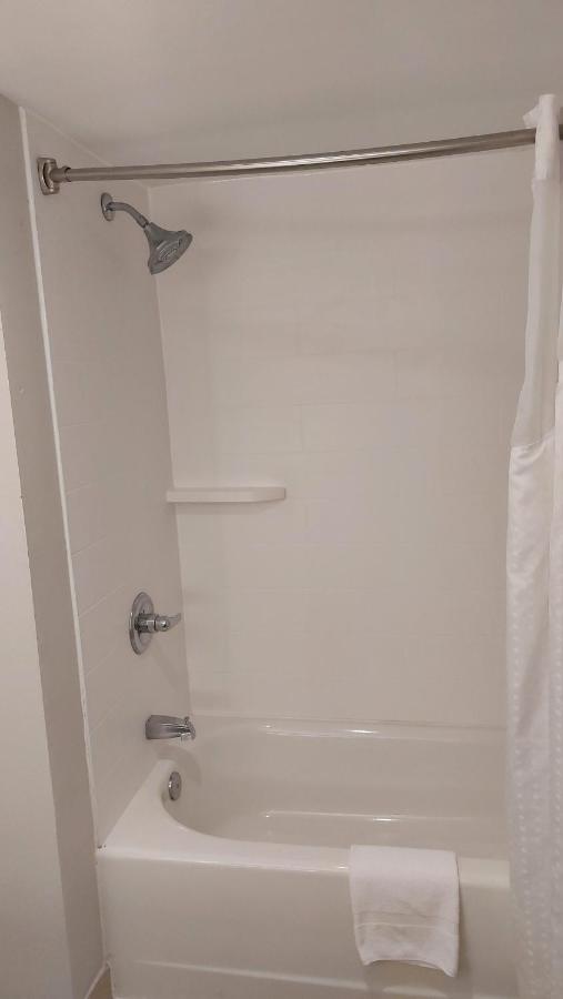 | Holiday Inn Express & Suites Raleigh North - Wake Forest, an IHG Hotel