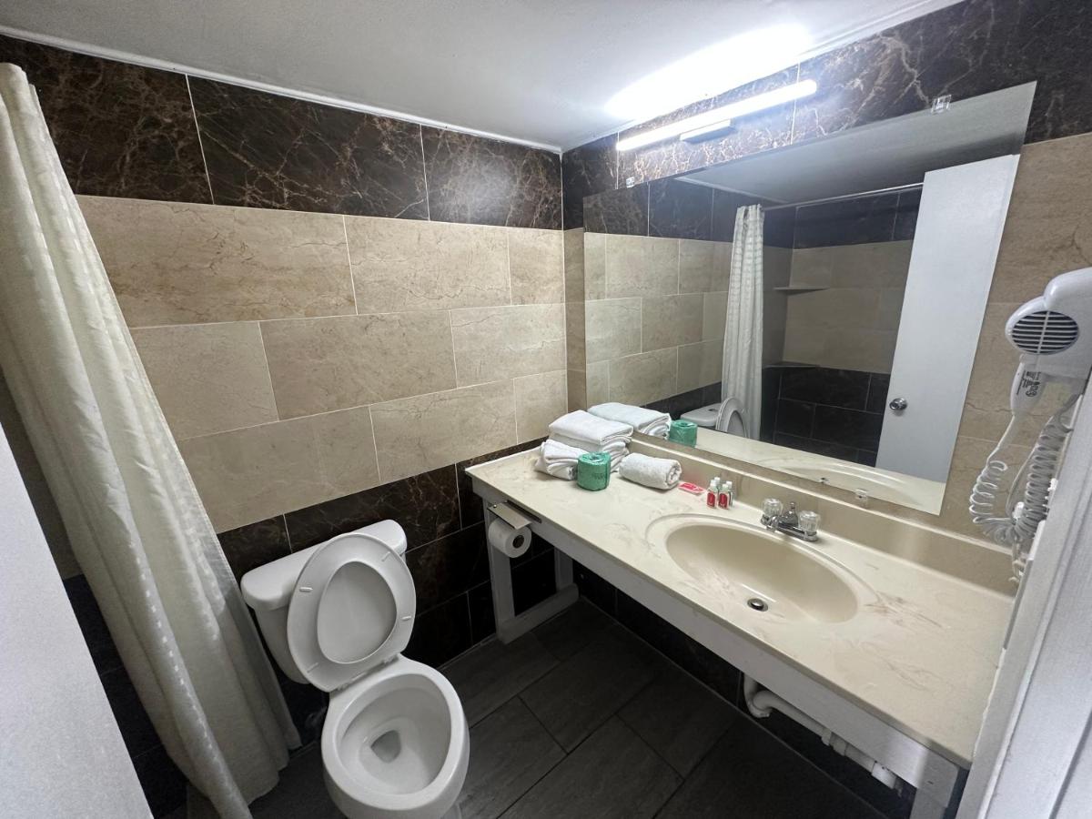 | Econo Lodge