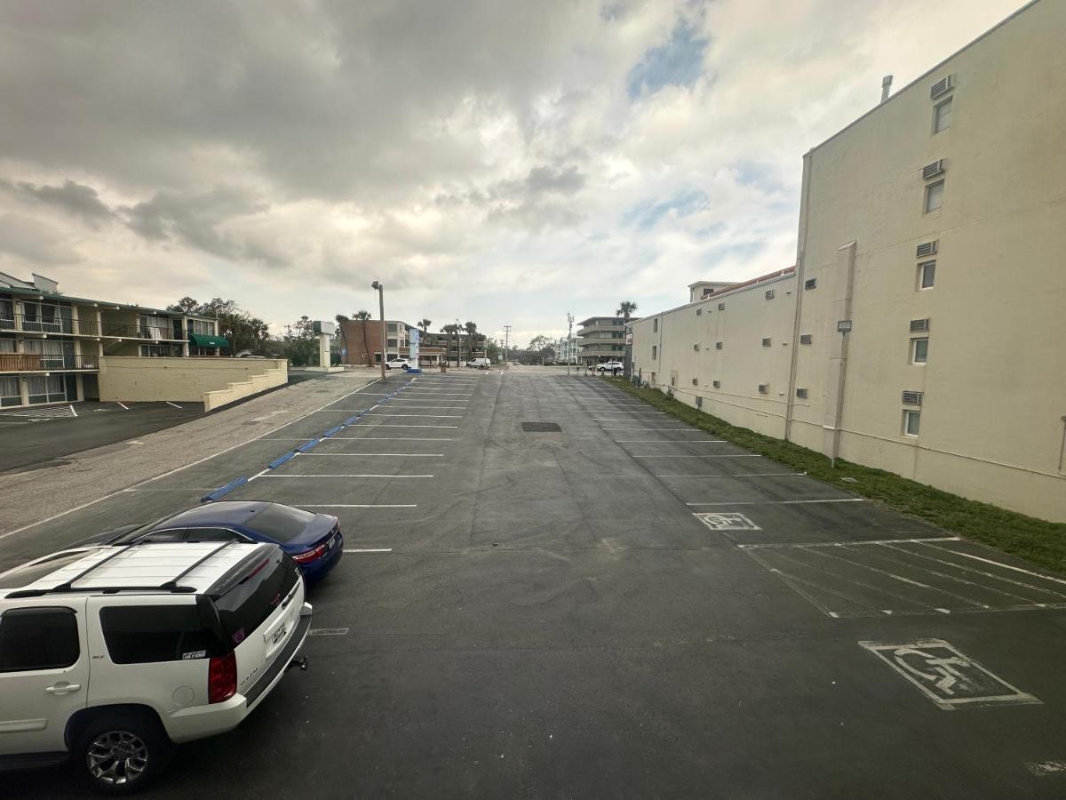 | Econo Lodge