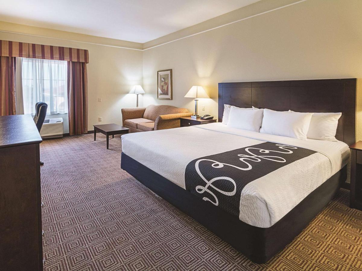 Deluxe King Room with Sofa Bed at La Quinta Inn & Suites by Wyndham Waxahachie