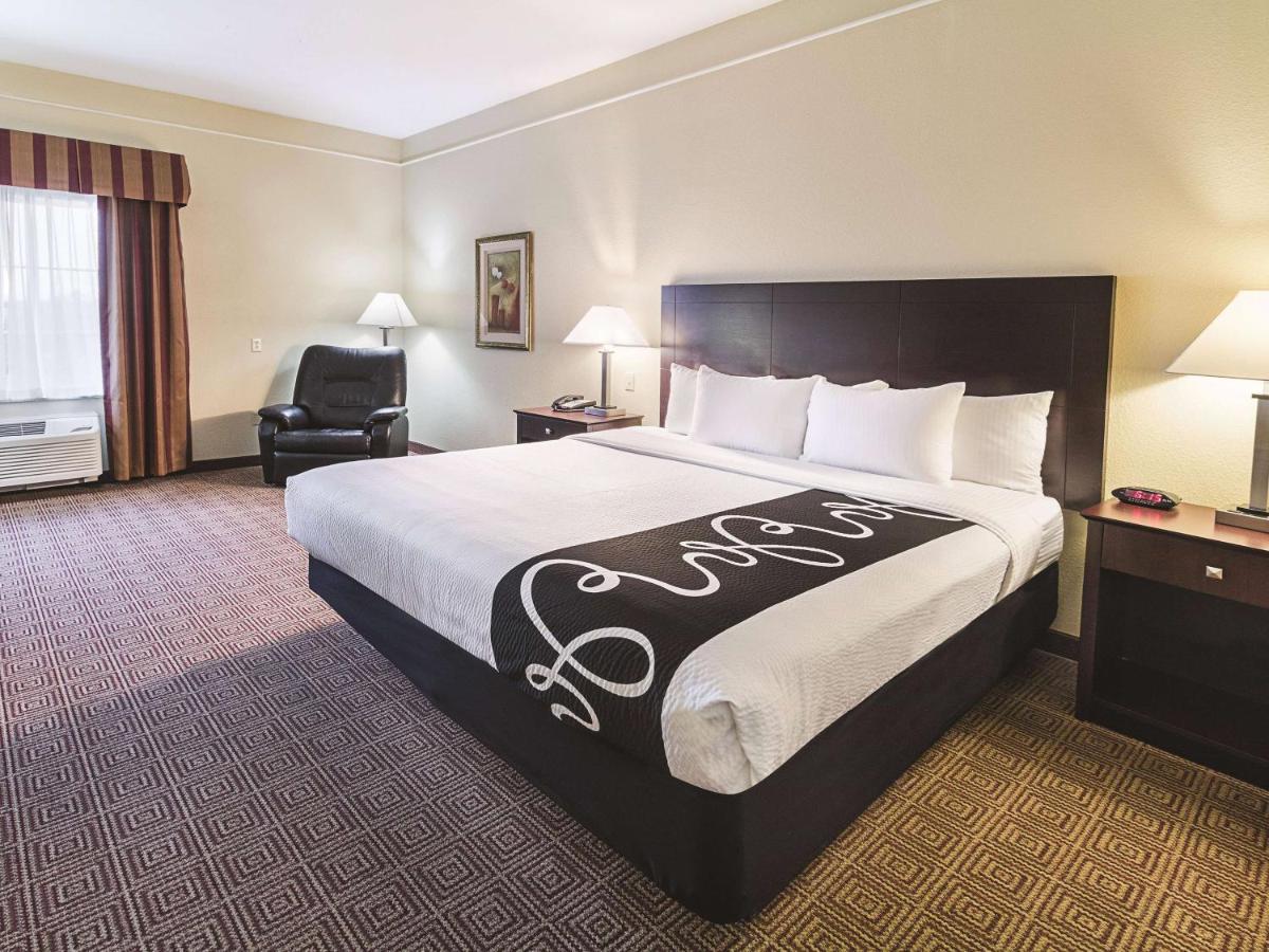 One-Bedroom King Suite - Non-Smoking at La Quinta Inn & Suites by Wyndham Waxahachie