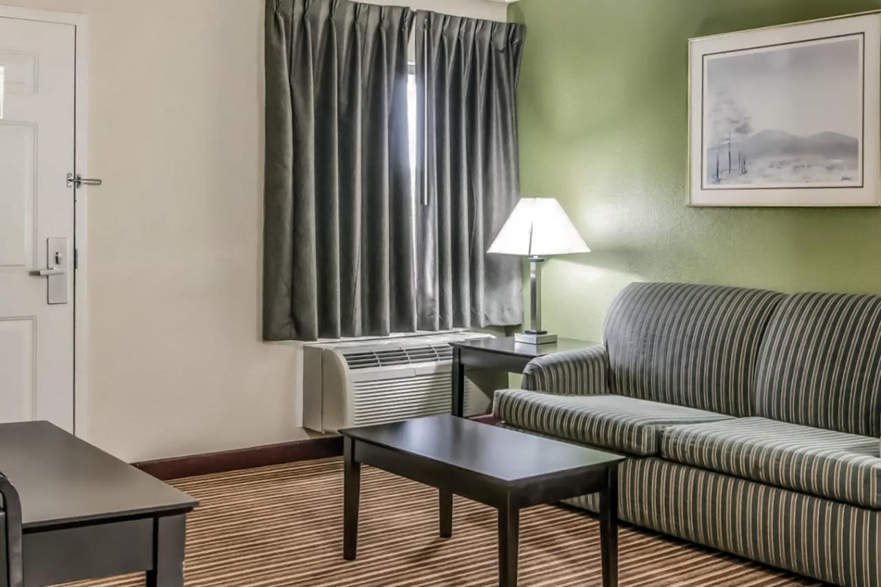 Suite with Two Queen Beds - Non-Smoking at Suburban Studios