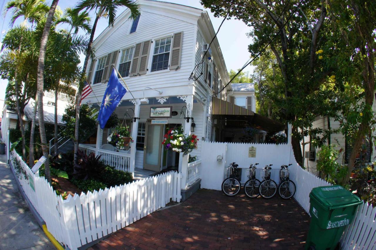 | Seascape Tropical Inn