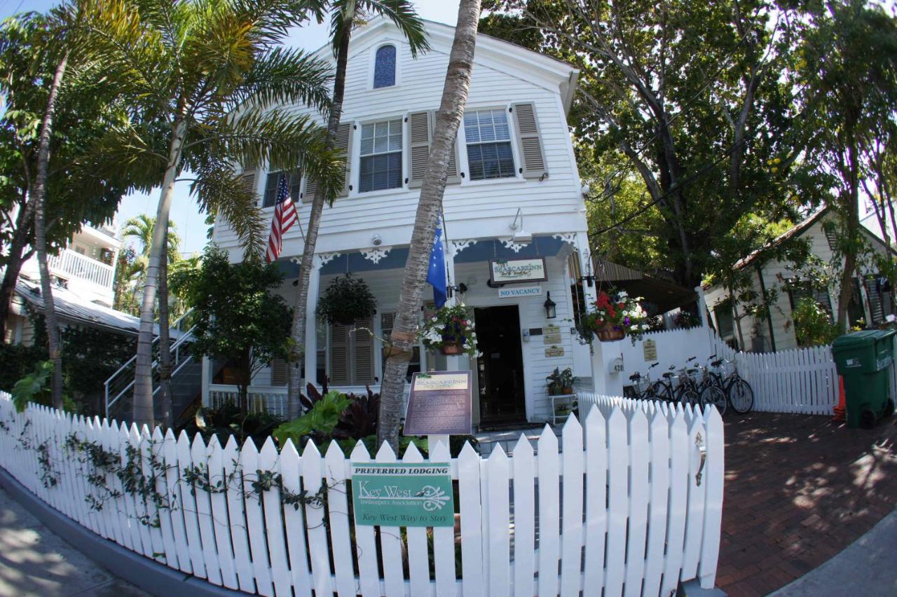 | Seascape Tropical Inn