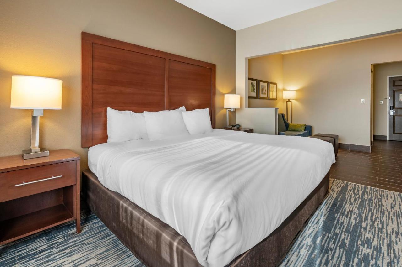 King Suite - Accessible/Non-Smoking at Comfort Suites Keeneland
