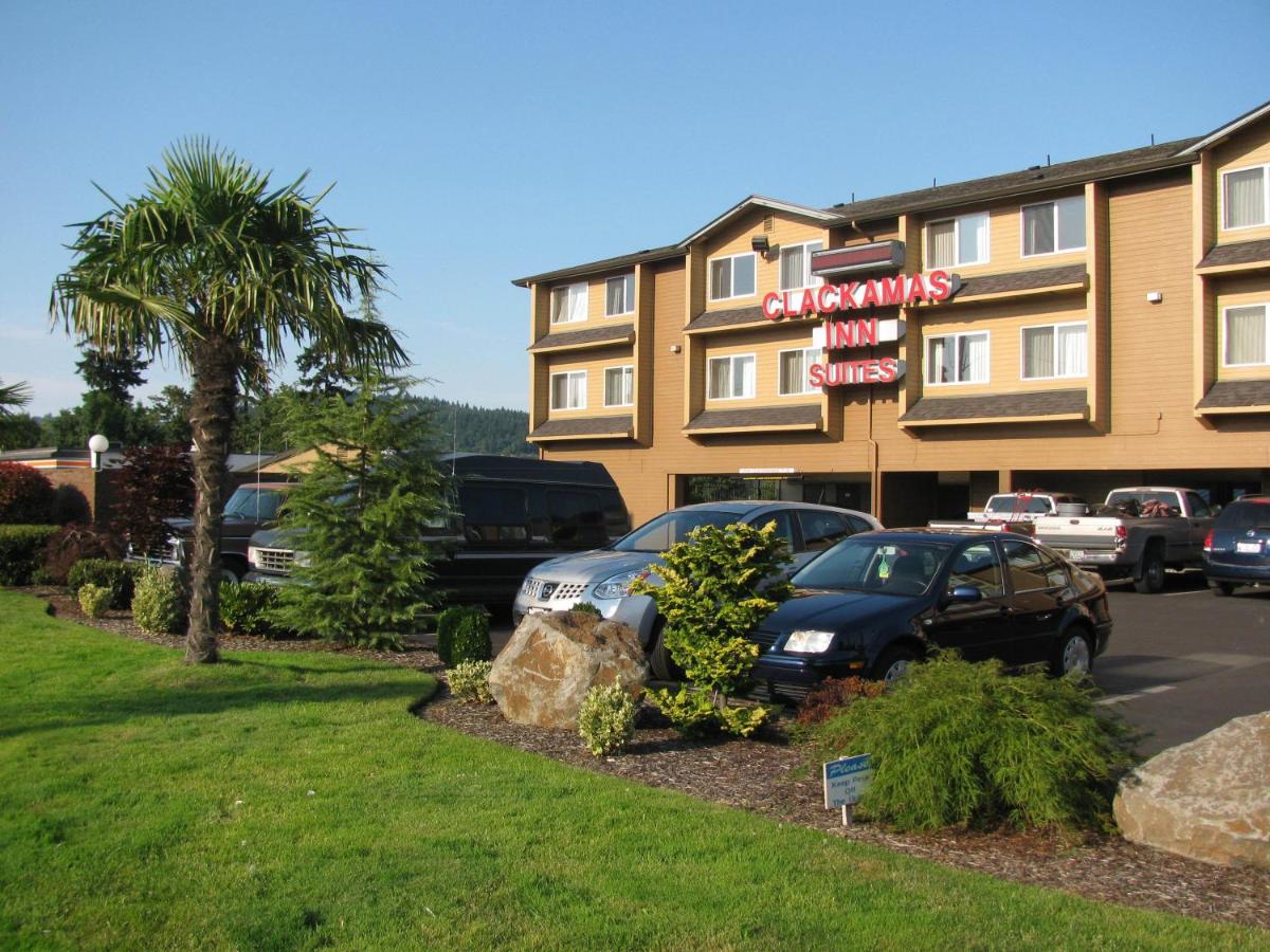 | Clackamas Inn and Suites
