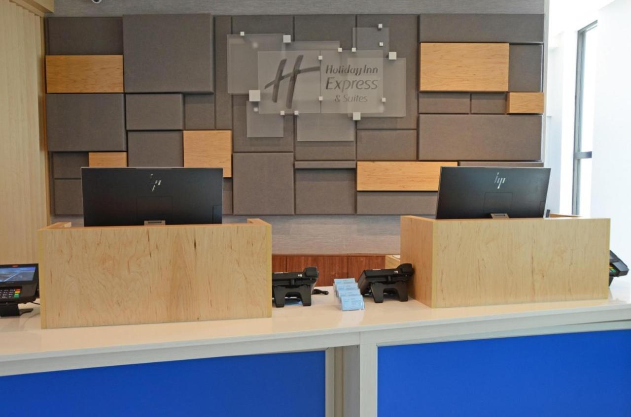 | Holiday Inn Express & Suites Franklin - Berry Farms, an IHG Hotel