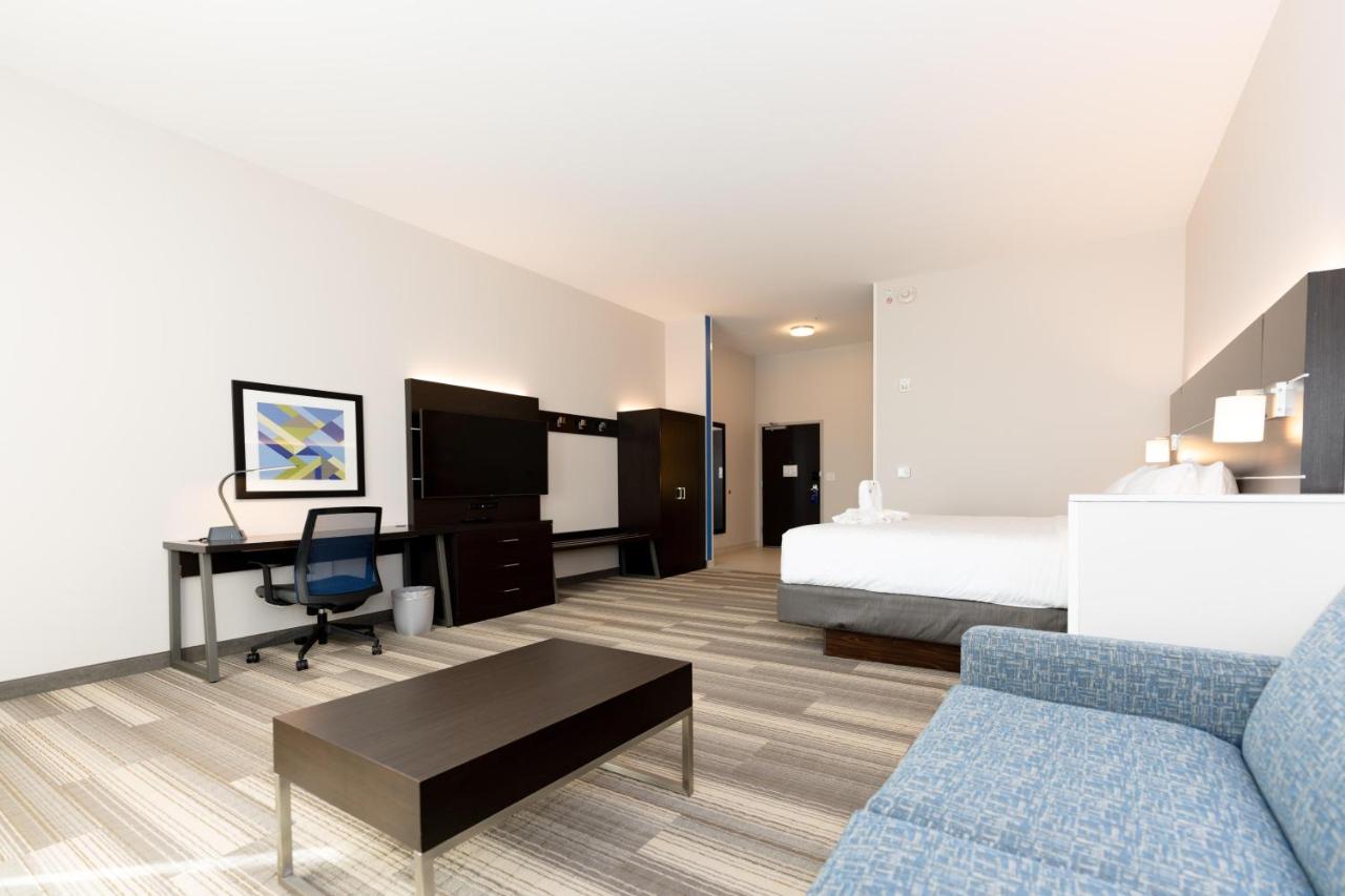 | Holiday Inn Express & Suites Franklin - Berry Farms, an IHG Hotel