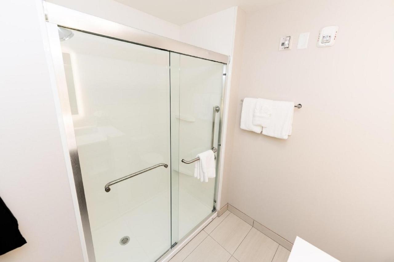 | Holiday Inn Express & Suites Franklin - Berry Farms, an IHG Hotel