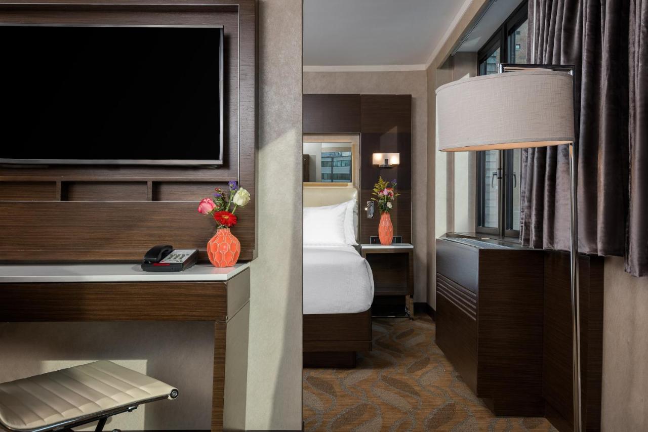 King Suite Non-Smoking at Holiday Inn Brooklyn Downtown by IHG