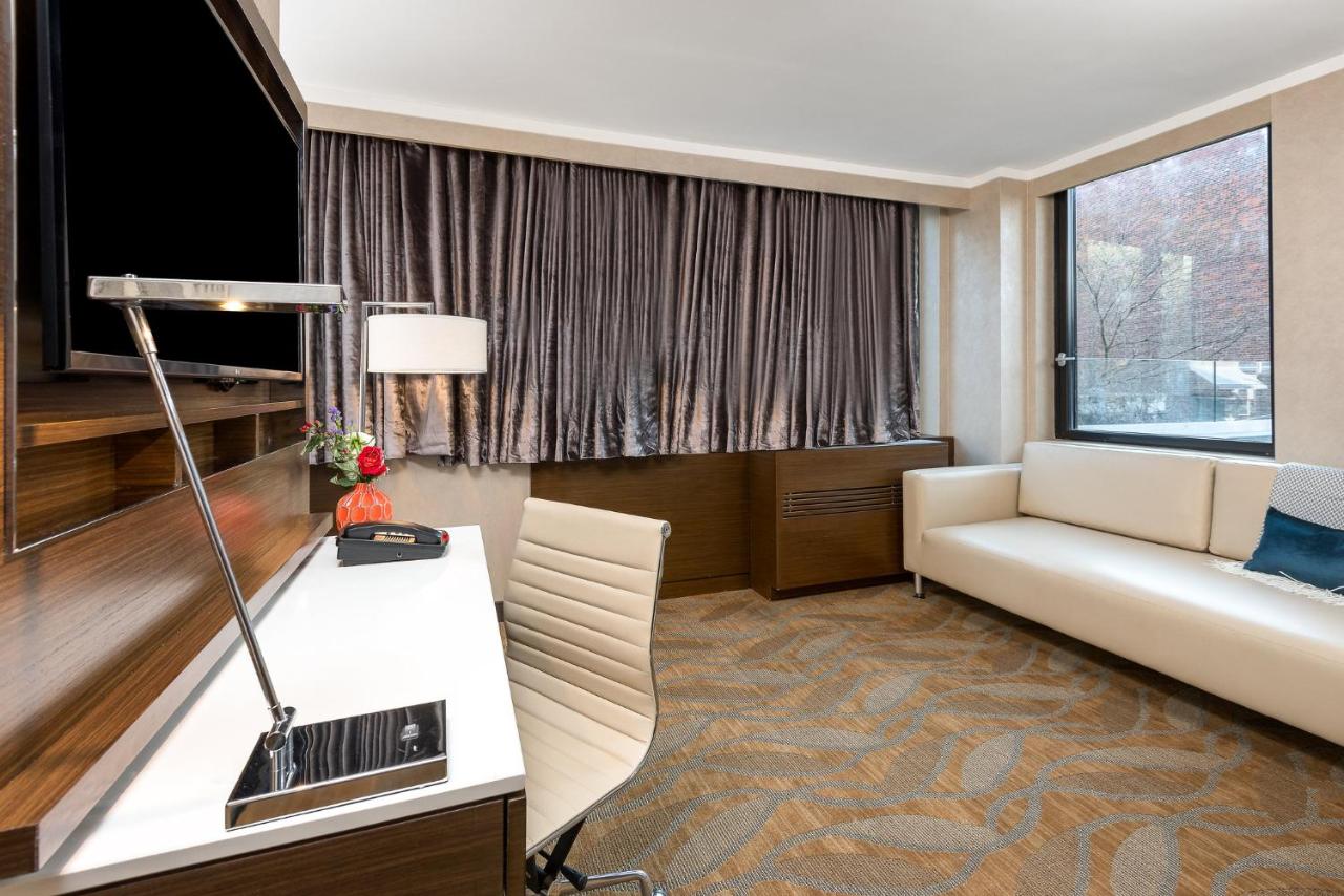 King Suite Non-Smoking at Holiday Inn Brooklyn Downtown by IHG