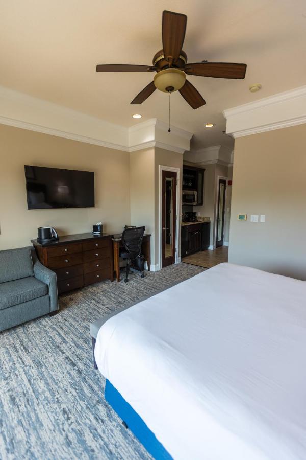 King Studio at Camden on the Lake Resort & Spa