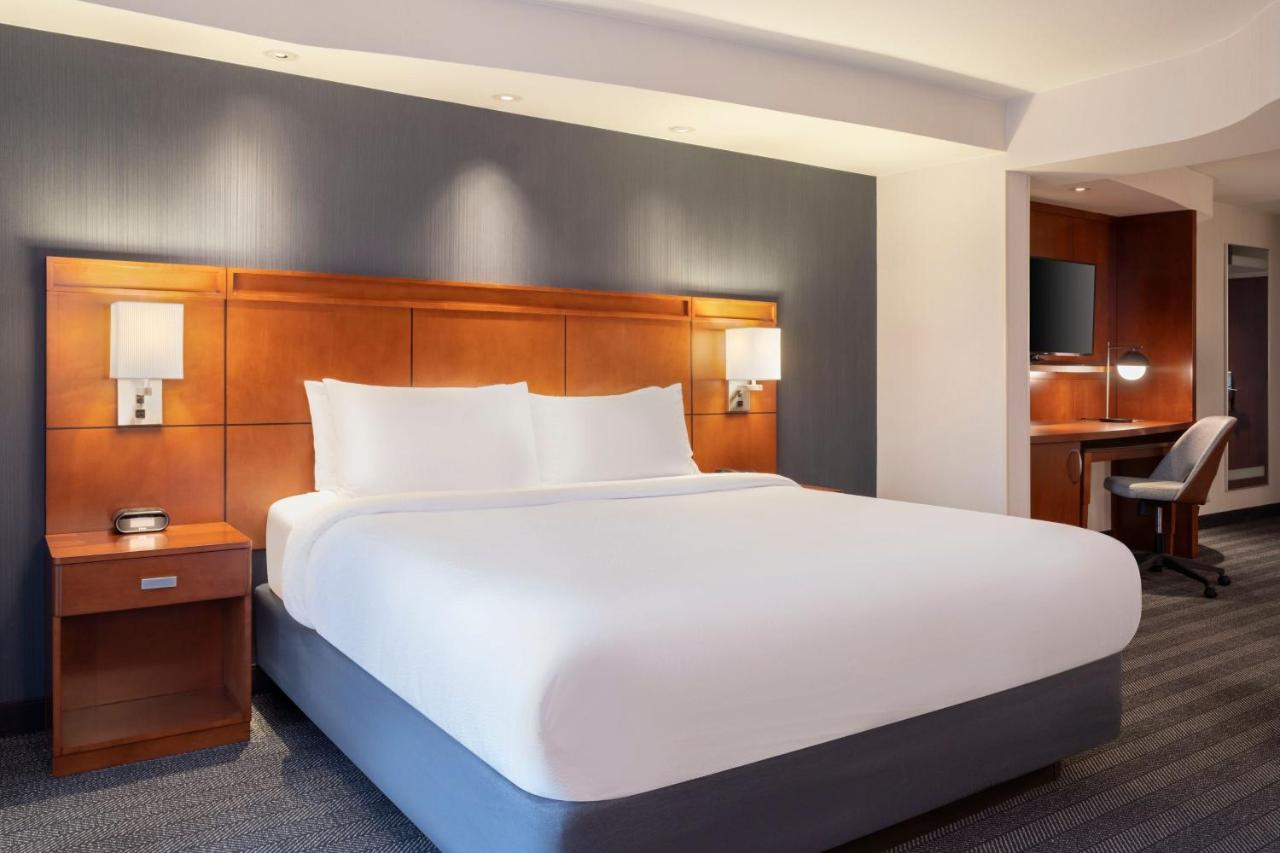 | Courtyard by Marriott Columbus New Albany