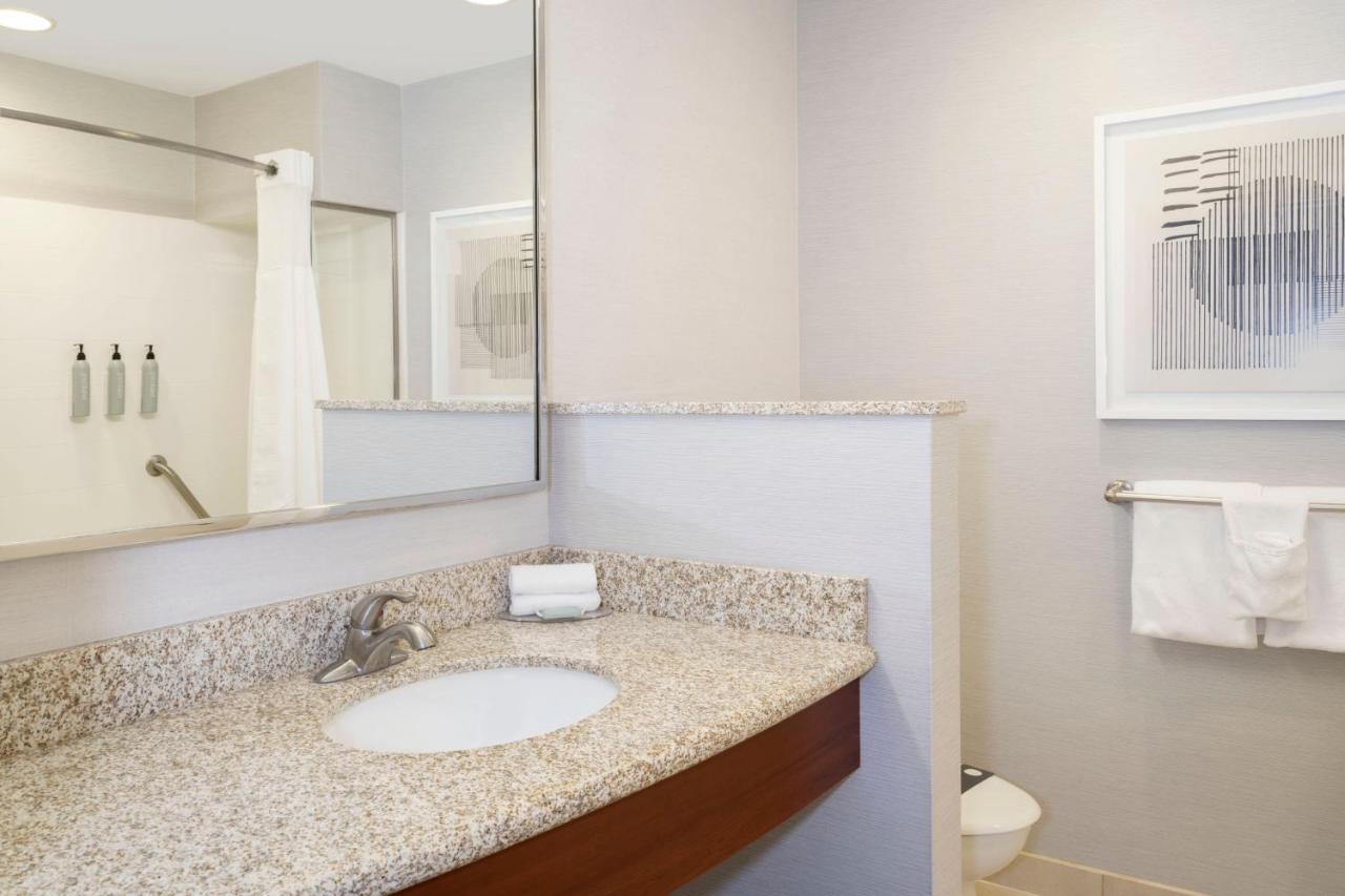 | Courtyard by Marriott Columbus New Albany