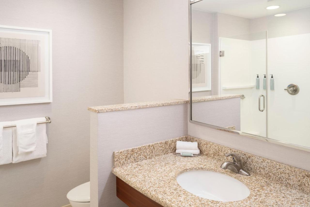 | Courtyard by Marriott Columbus New Albany