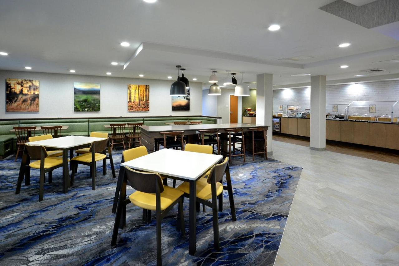 | Fairfield Inn Greensboro Airport