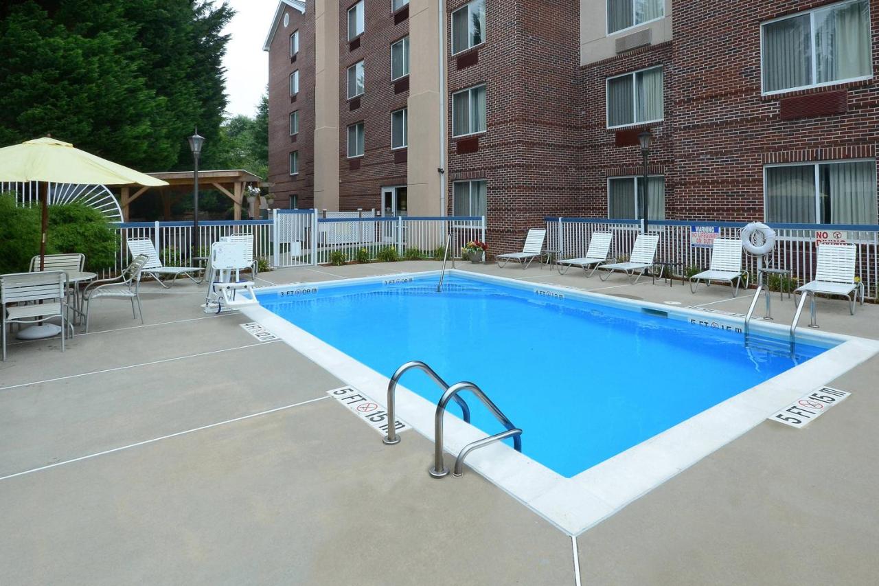 | Fairfield Inn Greensboro Airport