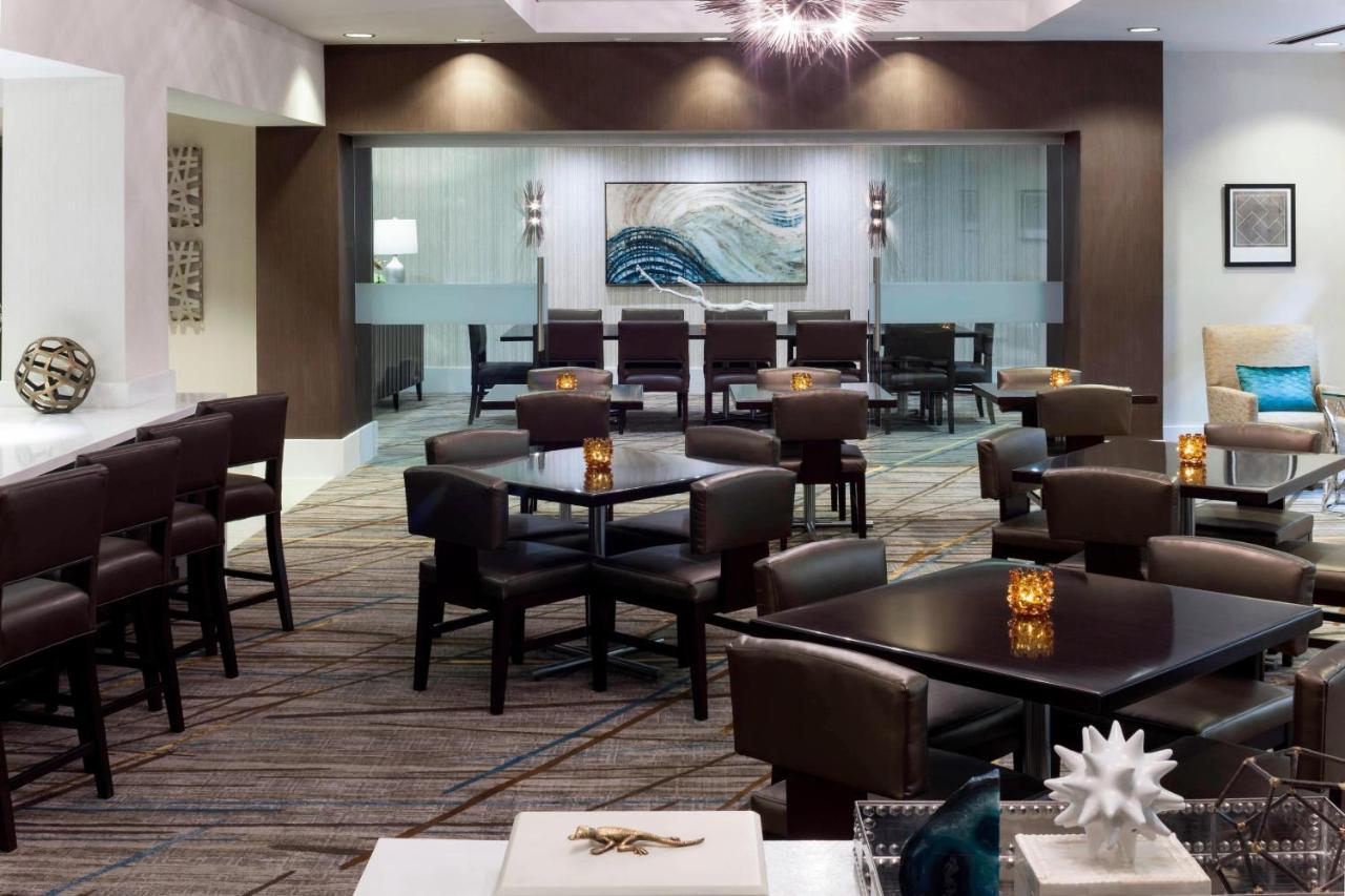 Concierge King or Double Room at Fairfax Marriott at Fair Oaks