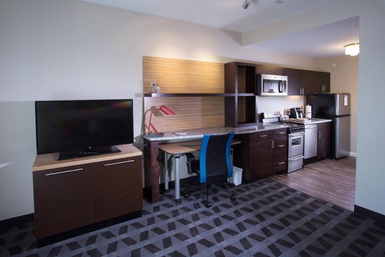 One-Bedroom Queen Suite at Towneplace Suites Southern Pines Aberdeen