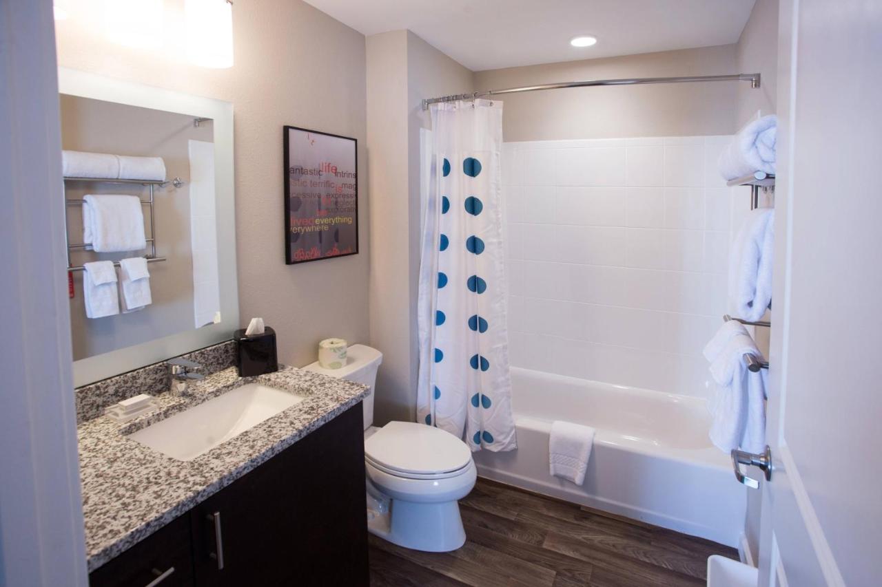 One-Bedroom Queen Suite at Towneplace Suites Southern Pines Aberdeen