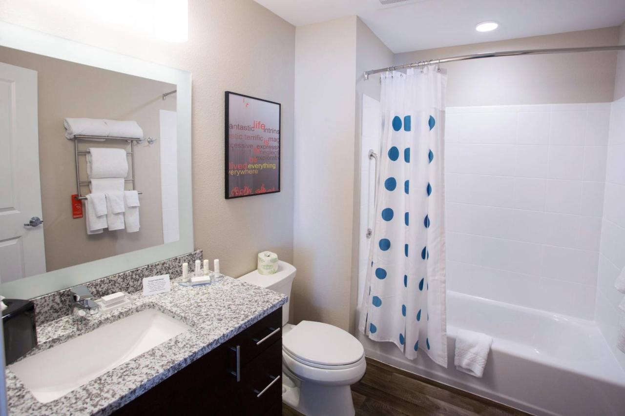 Queen Studio at Towneplace Suites Southern Pines Aberdeen