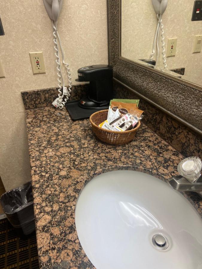 Queen Room - Non-Smoking at Wingate By Wyndham Gunnison Near Western Colorado University