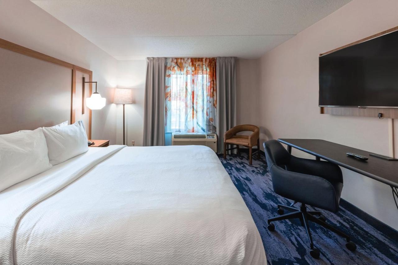King Room at Fairfield Inn by Marriott Evansville West
