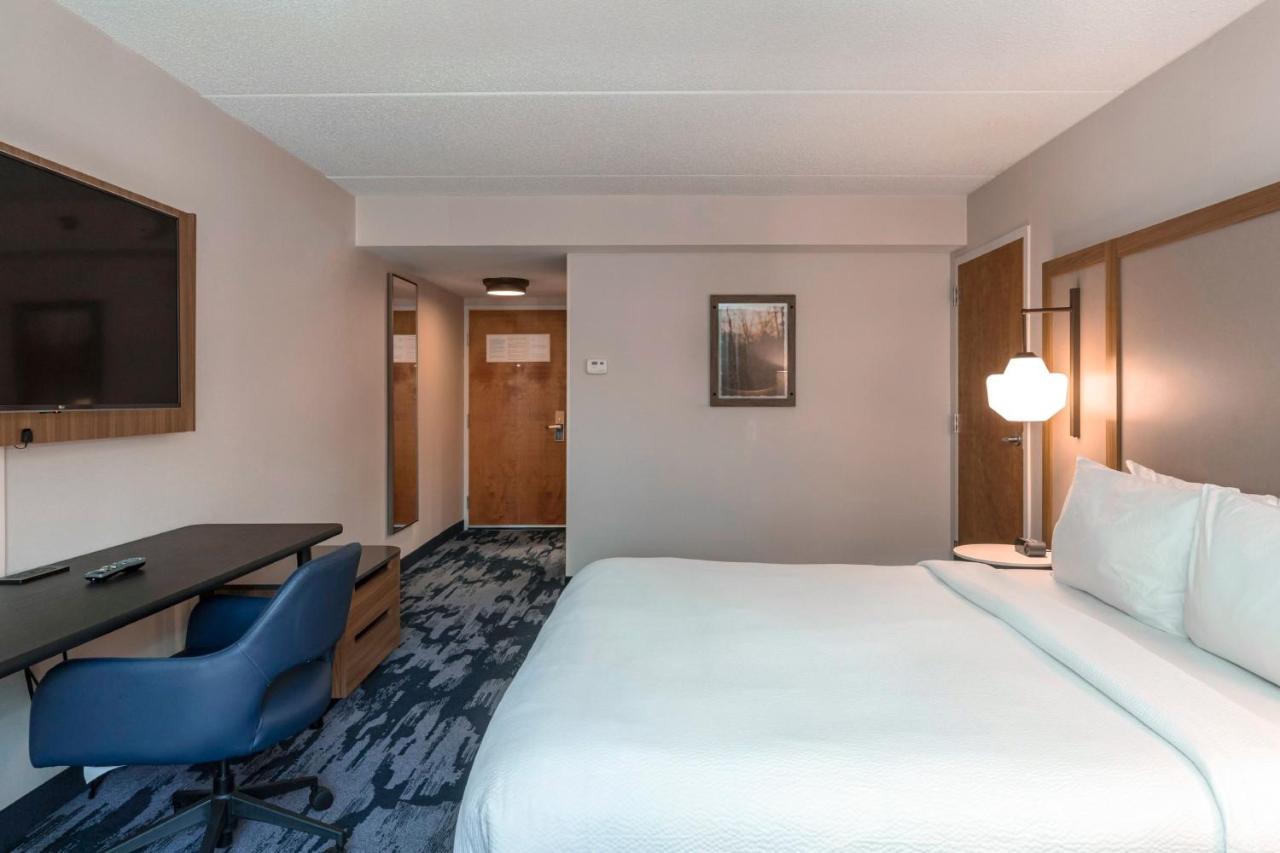 King Room at Fairfield Inn by Marriott Evansville West