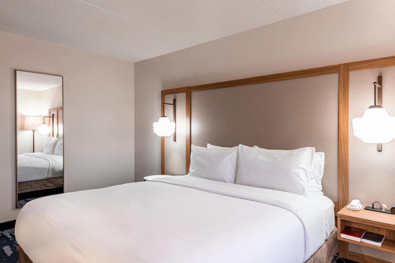 King Room at Fairfield Inn by Marriott Evansville West