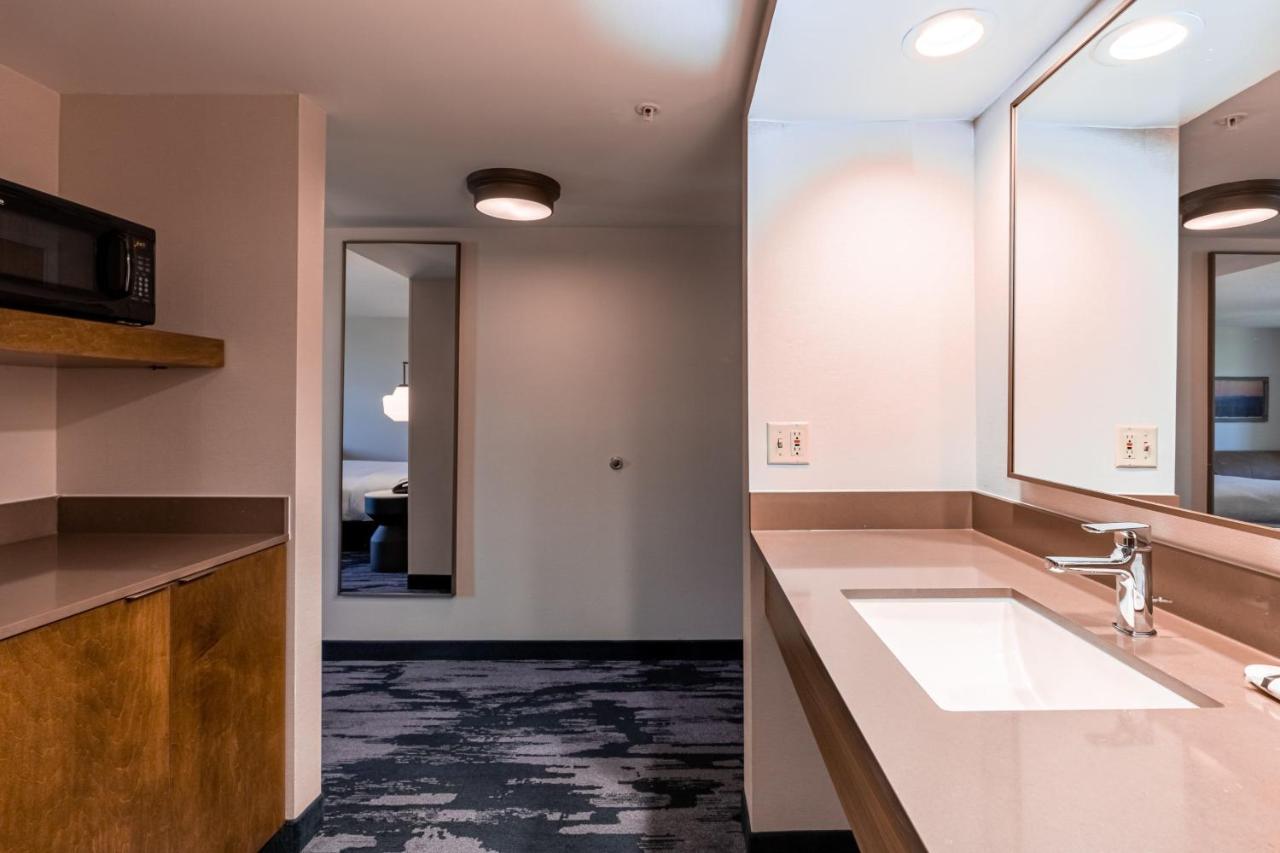 Large King Room at Fairfield Inn by Marriott Evansville West