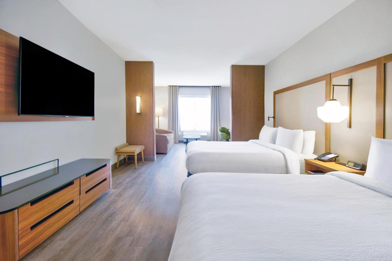 | Fairfield by Marriott Inn & Suites Cincinnati North West Chester