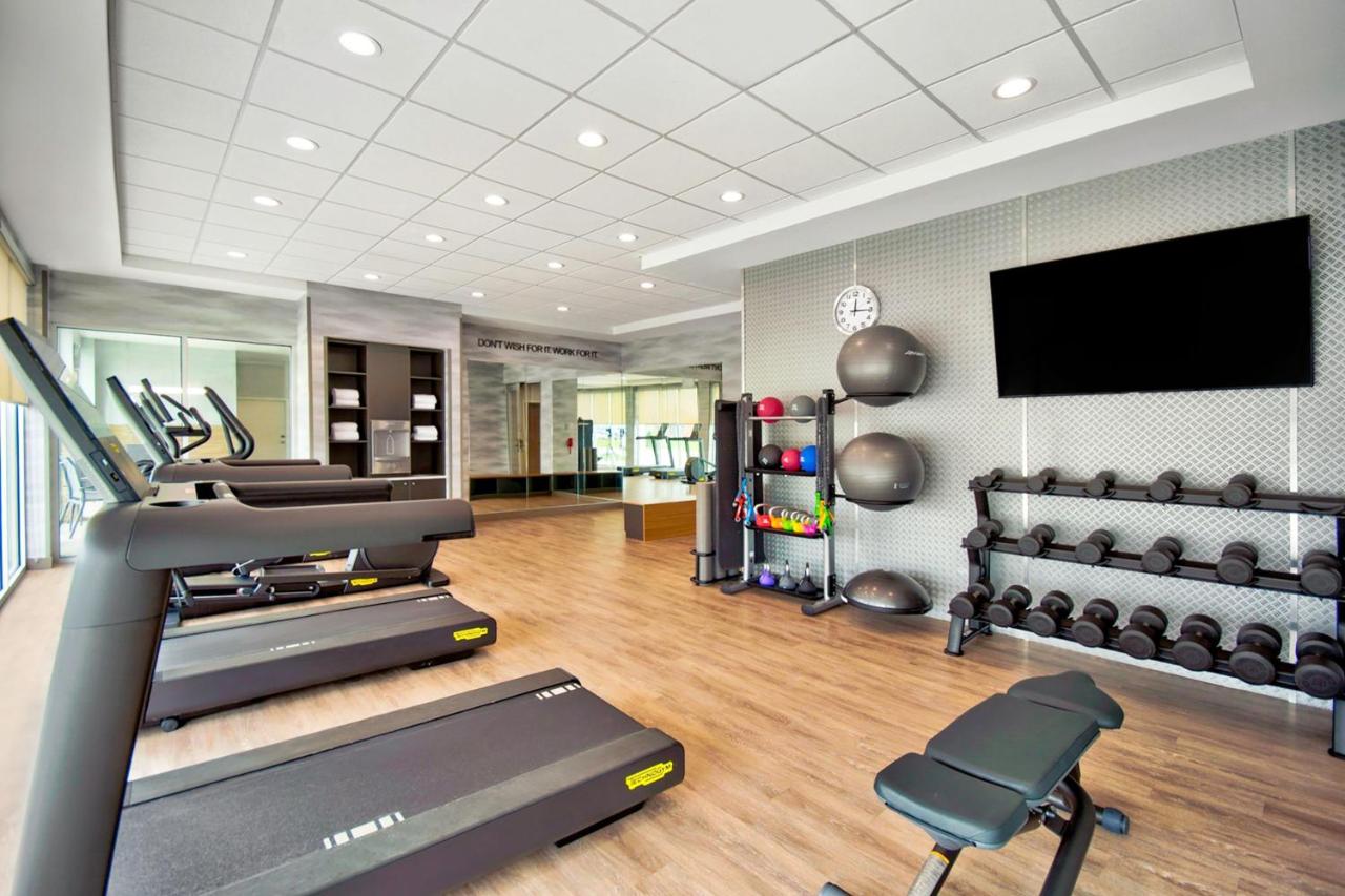 | Fairfield by Marriott Inn & Suites Cincinnati North West Chester