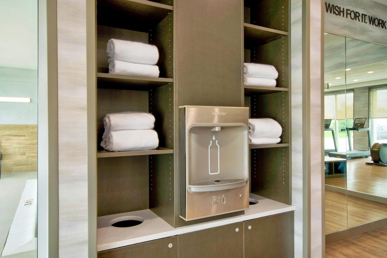 | Fairfield by Marriott Inn & Suites Cincinnati North West Chester