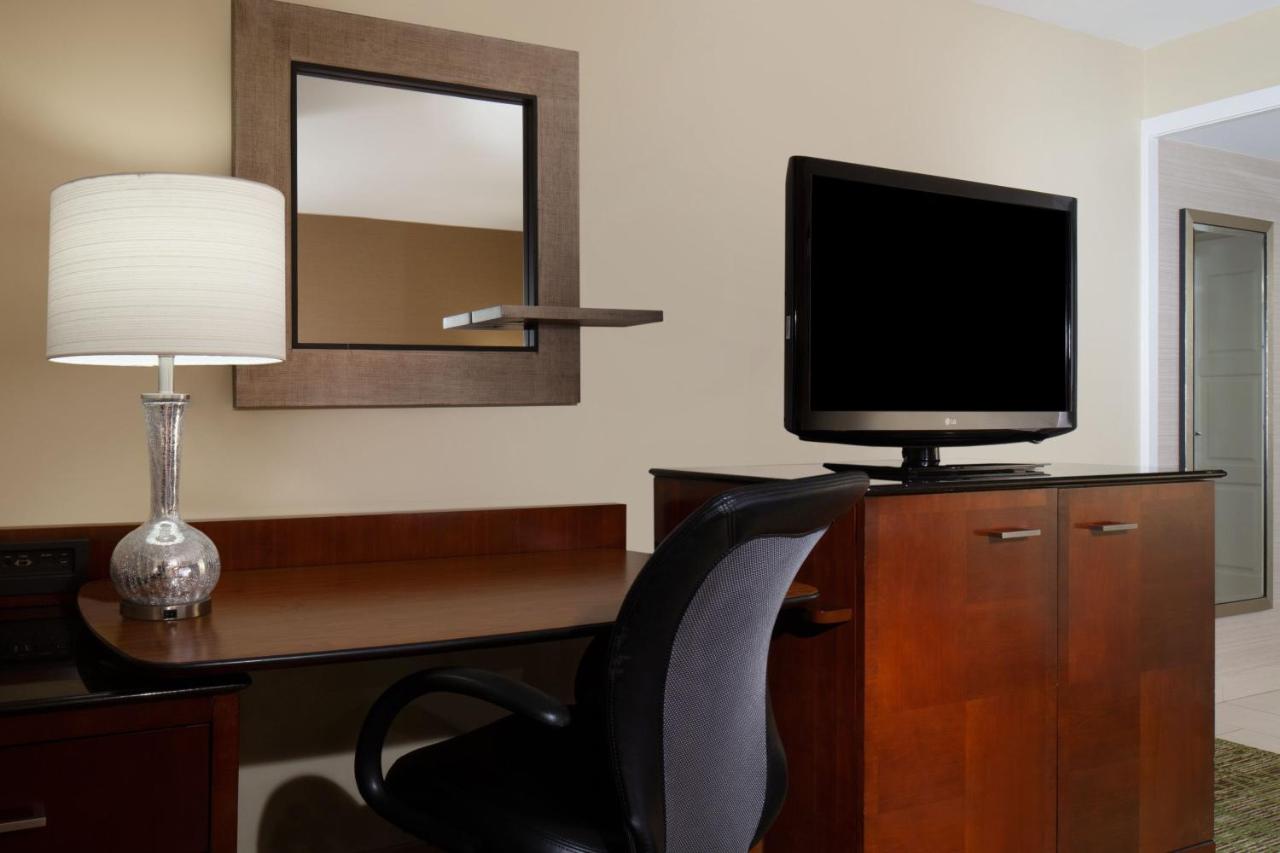 Standard  Room at Marriott Memphis East