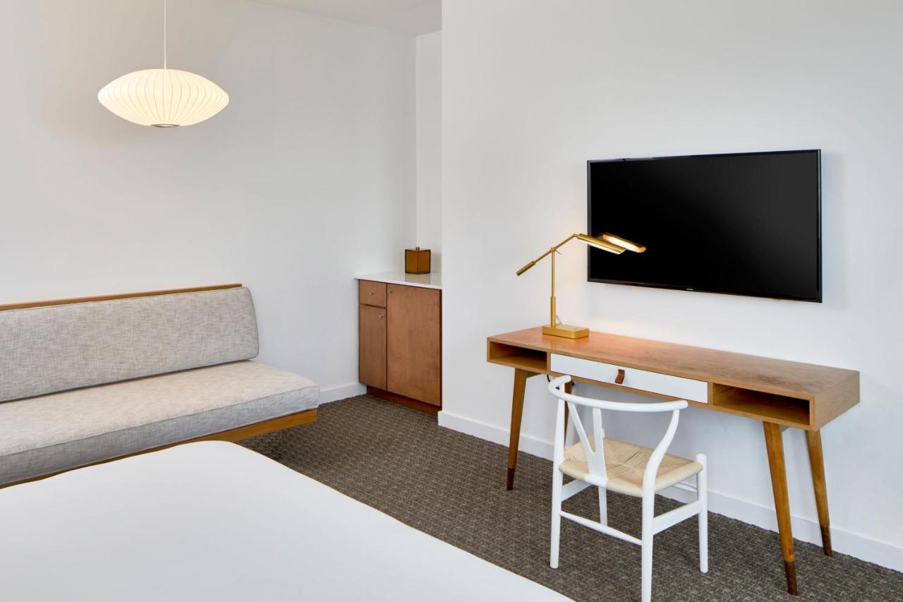Superior, Guest room, King at The Sarasota Modern, a Tribute Portfolio Hotel