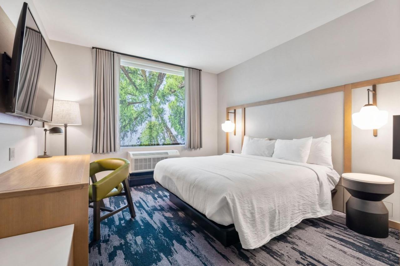 King Guest Room at Fairfield by Marriott Inn & Suites San Francisco Airport Oyster Point Area