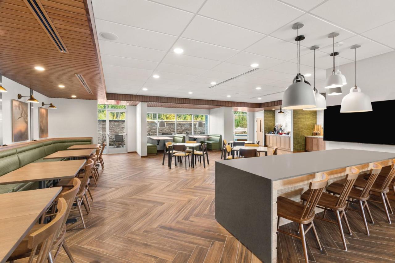 | Fairfield by Marriott Inn & Suites Seattle Poulsbo