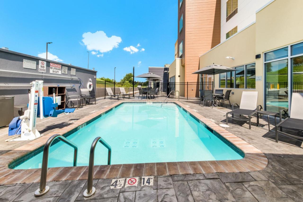 | Fairfield by Marriott Inn & Suites Knoxville Clinton