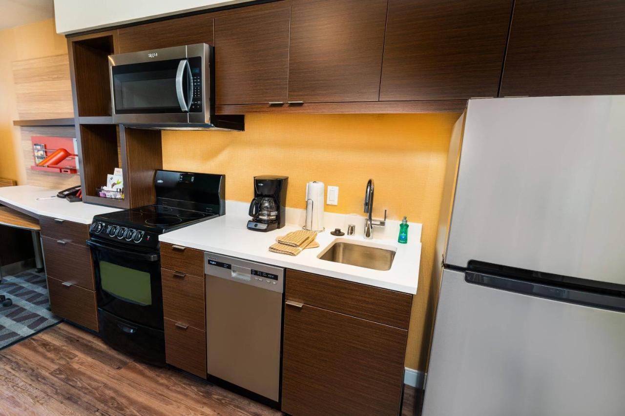 One-Bedroom Queen Suite with Sofa Bed at TownePlace Suites By Marriott Las Vegas Stadium District