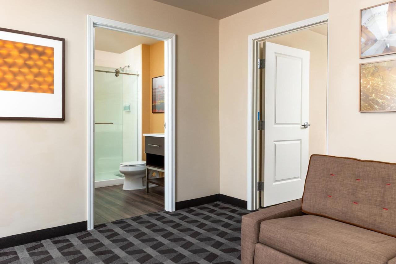 One-Bedroom Queen Suite with Sofa Bed at TownePlace Suites By Marriott Las Vegas Stadium District