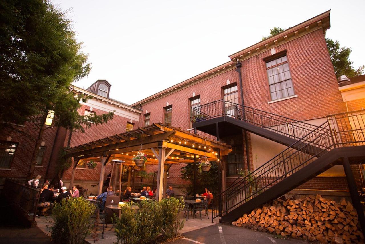 | McMenamins Grand Lodge