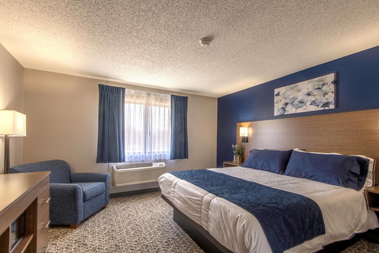 | Hilltop Inn & Suites