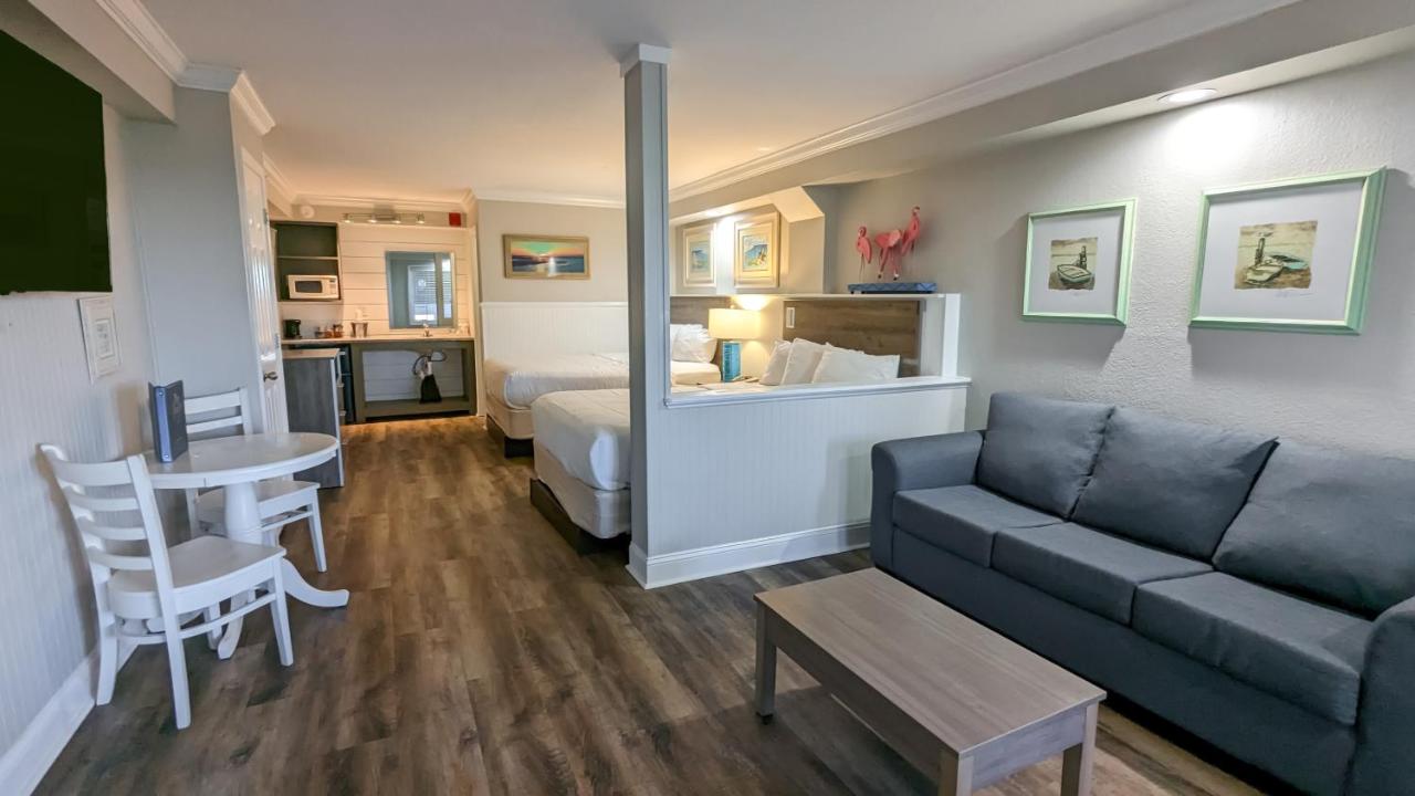 | Islander Hotel & Resort