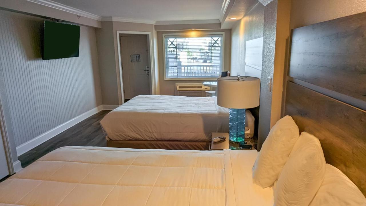 | Islander Hotel & Resort
