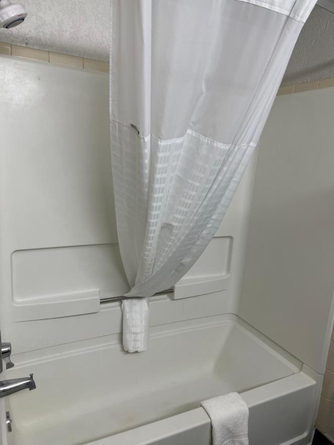 King Room - Non-Smoking at Super 8 by Wyndham Clemmons/Bermuda Run/Winston-Salem I-40