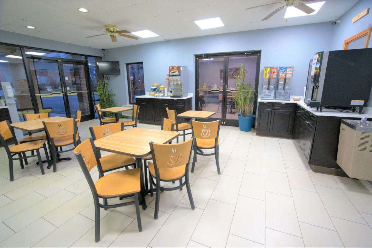  | Columbus Inn and Suites